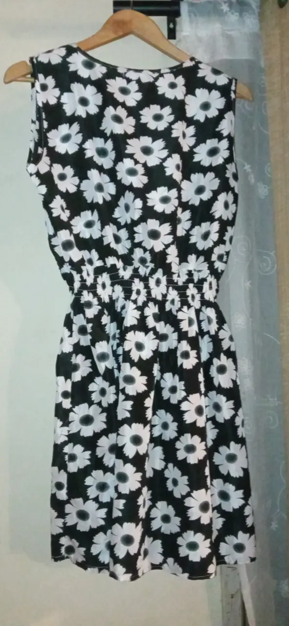 Vestido negro flores blancas - 2