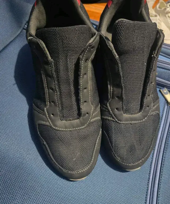 Zapatillas negras deportivas