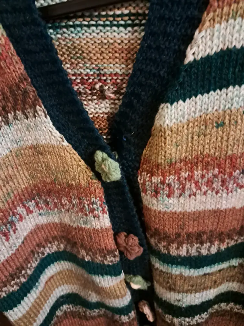 Cardigan de lana con botones - 2