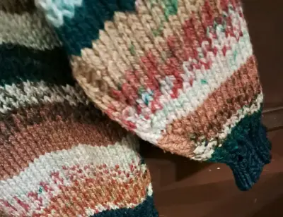 Cardigan de lana con botones - miniatura 3