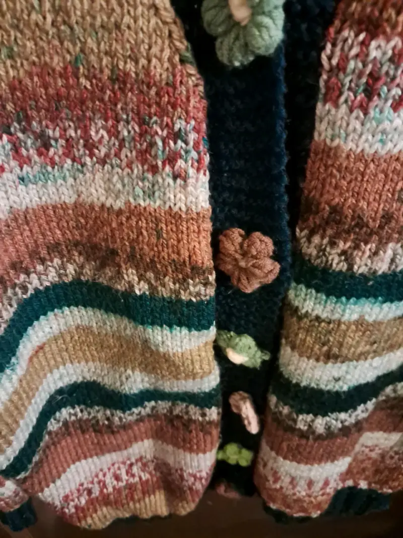 Cardigan de lana con botones - 4