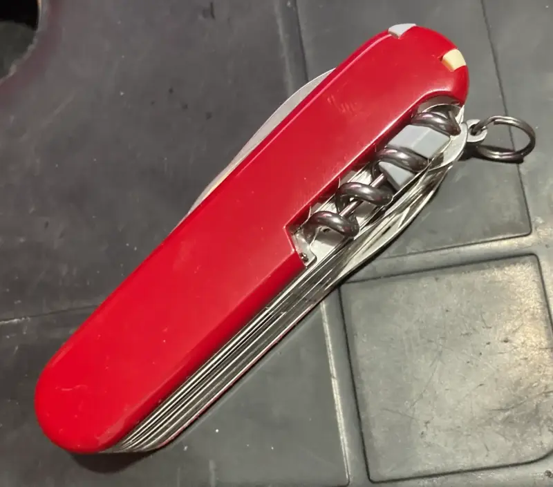 Navaja Suiza multiusos roja + Estuche Cuero - 2