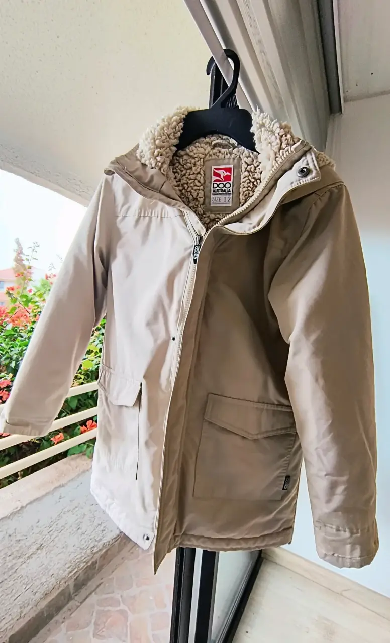 Parka beige con forro de chiporro - 1