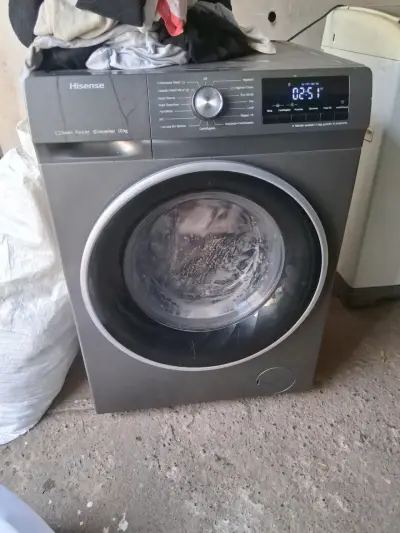 Lavadora secadora Hisense 10 kg usada - miniatura 1