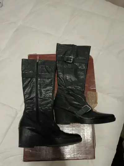 Botas negras con plataforma - miniatura 2
