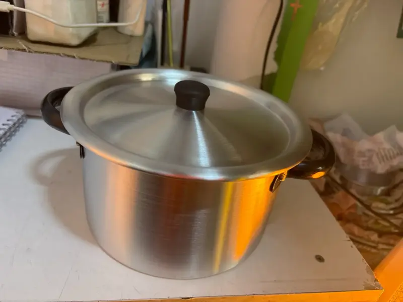 Olla de aluminio con tapa #18 - 2