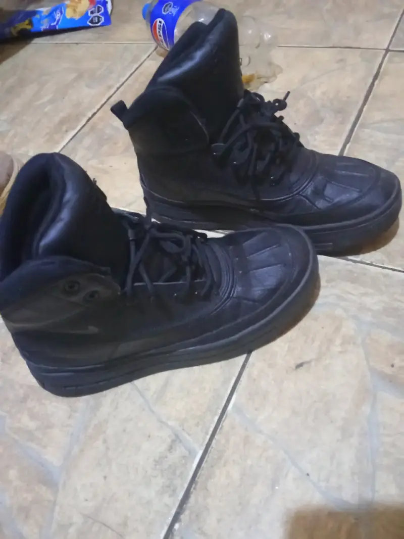 Botas negras impermeables nike 36.5 - 1
