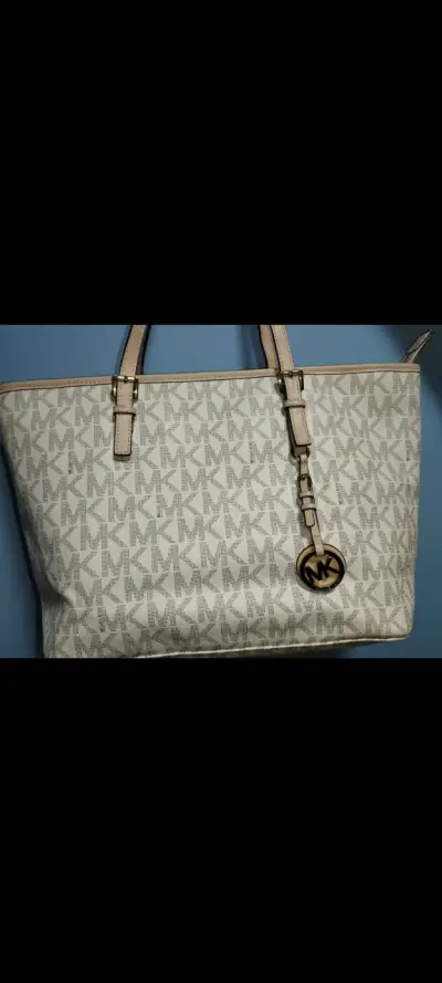 CARTERA MICHAEL KORS ORIGINAL PERFECTO ESTADO - miniatura 2