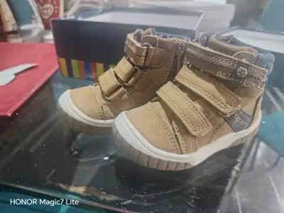 Botas infantiles color café - miniatura 10