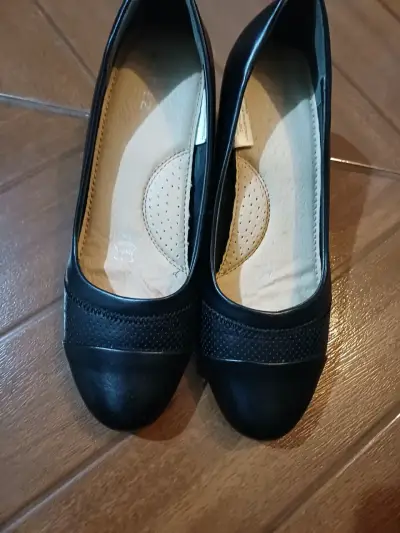 Zapatos con taco negros de mujer - miniatura 1