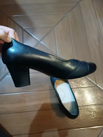 Zapatos con taco negros de mujer - miniatura 4