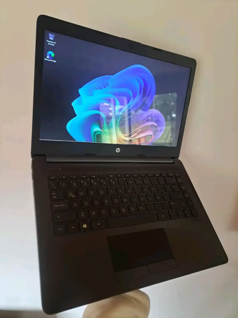 Notebook HP i5 con 8GB de ram - 2