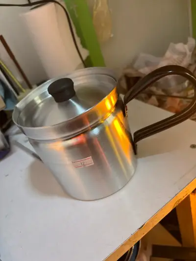 Jarro lechero de aluminio con tapa - miniatura 2