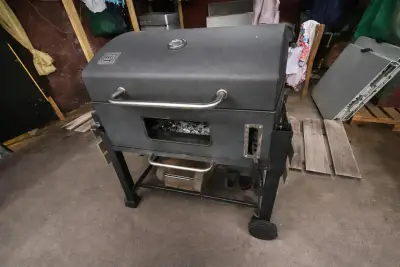 Parrilla de carbón metálica negra - miniatura 1