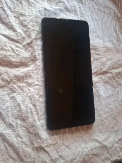 Celular vivo Y27 con cable de cargador original - miniatura 1