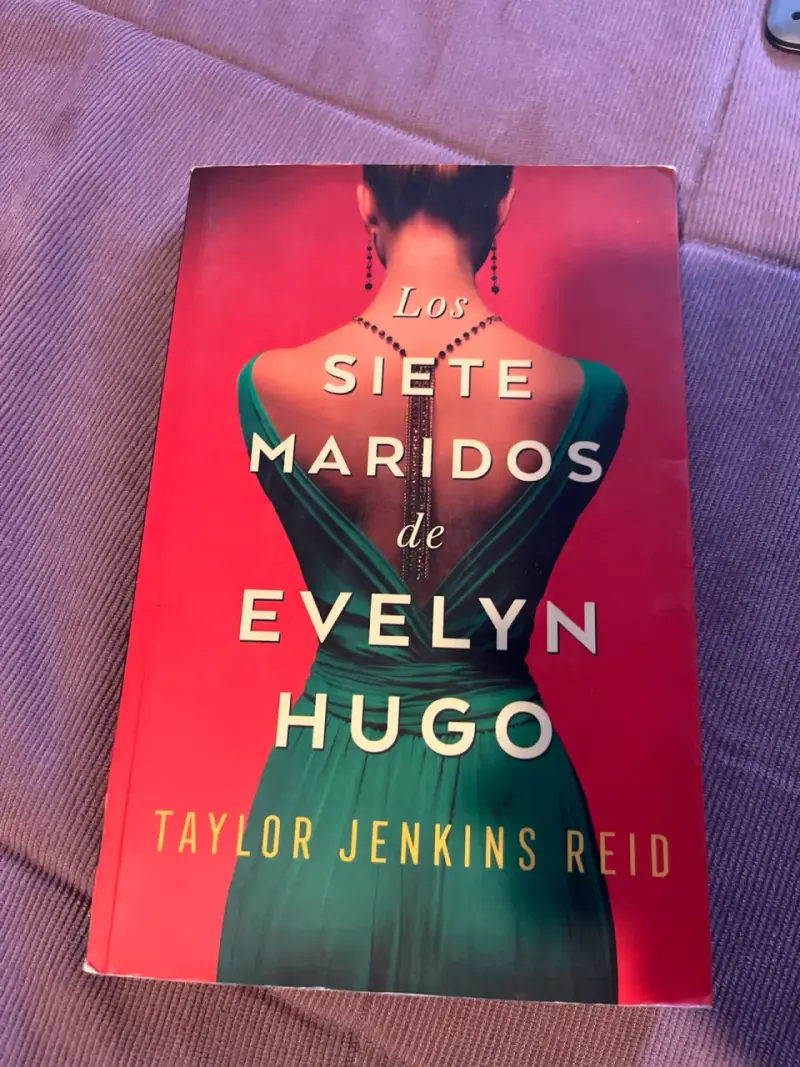 Libro Los siete maridos de Evelyn Hugo - 1