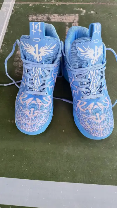 Zapatillas deportivas azules con diseño - miniatura 3