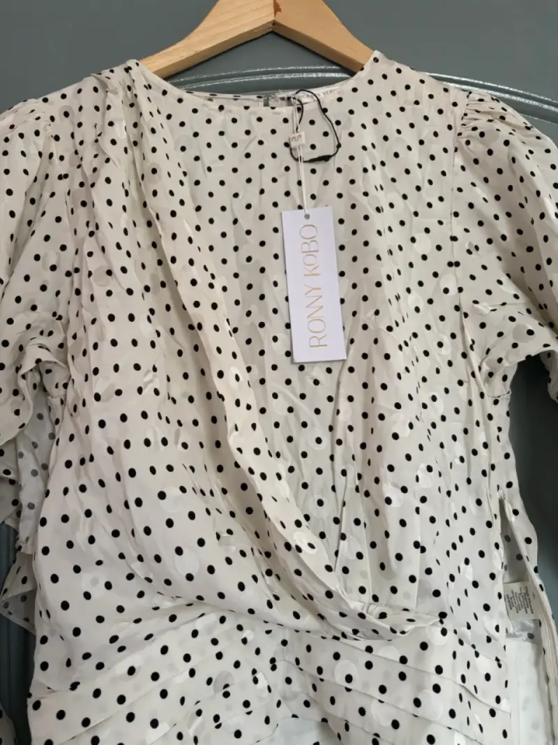 Blusa blanca de lunares - 2