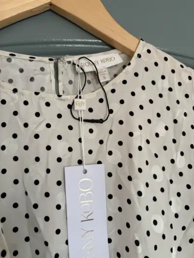 Blusa blanca de lunares - miniatura 4