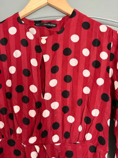 Vestido rojo lunares - miniatura 2