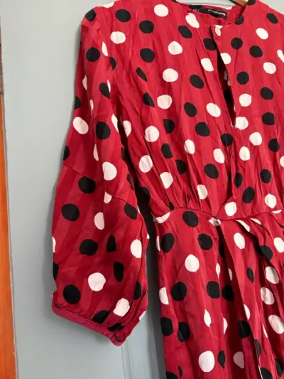 Vestido rojo lunares - miniatura 4
