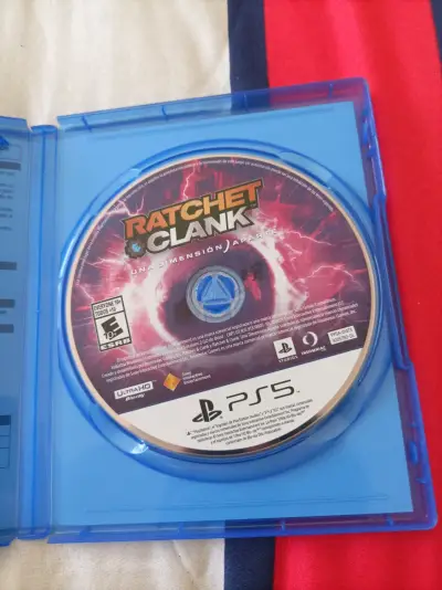 Juego PS5 Ratchet & Clank - miniatura 1
