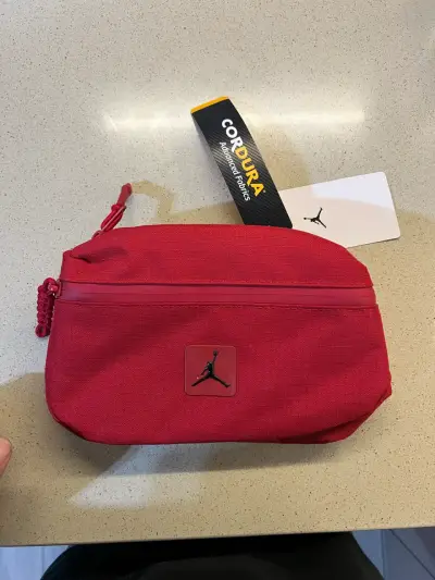 Neceser rojo marca Jordan - miniatura 1