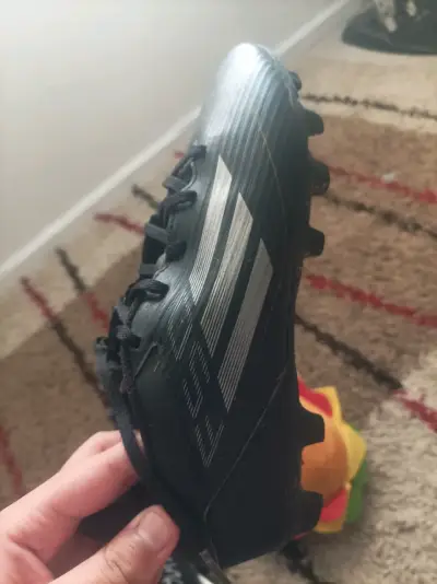 Zapatos deportivos negros f50 de futbol pasto natu - miniatura 3