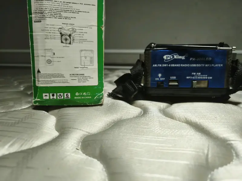Reproductor MP3 y radio PX-300LED - 1