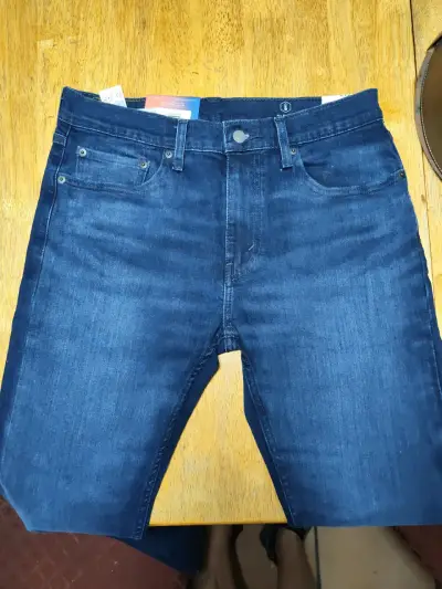 Jeans Levi's azul oscuro nuevos - miniatura 2