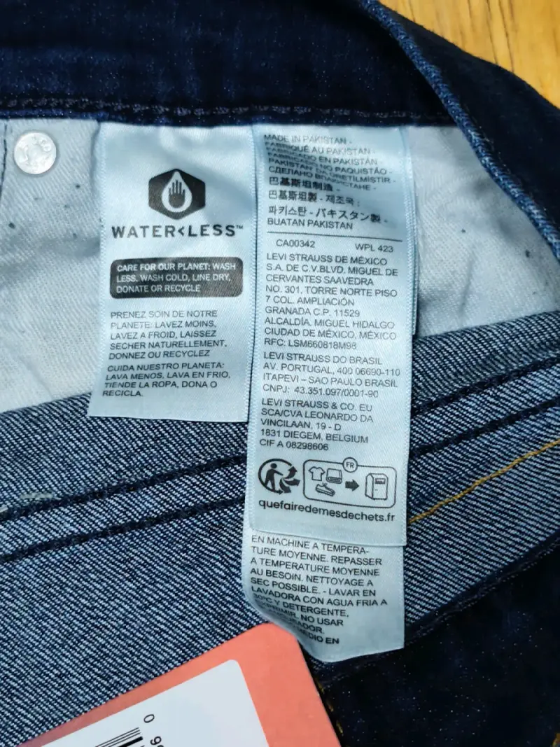 Jeans Levi's azul oscuro nuevos - 5