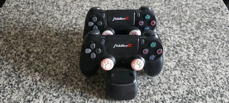 Consola PlayStation 4 con 2 mandos - 2