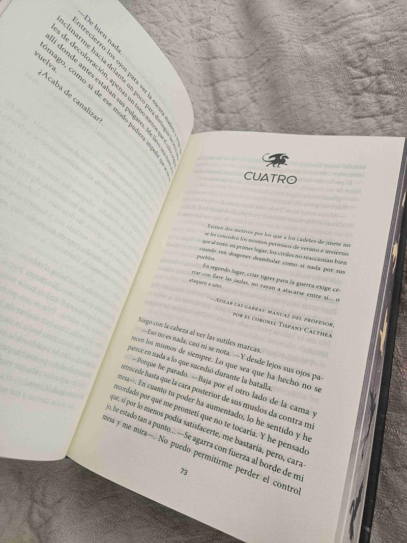 Libro Alas de Ónix, tapa dura, Rebecca Yarros - 4