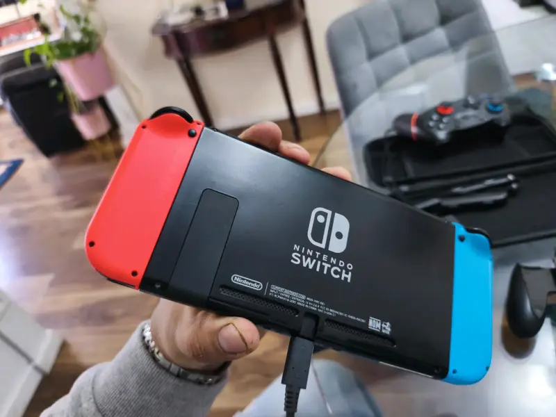 Nintendo Switch - 1