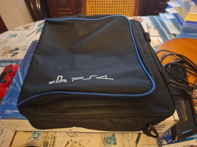 Consola PS4 con accesorios y 2 juegos - 6