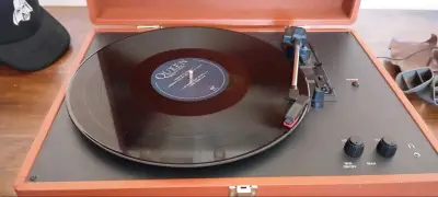 Tocadiscos portatatil tipo maleta Triumph - miniatura 2