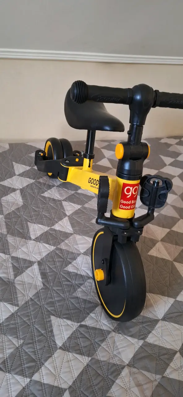 Triciclo infantil amarillo y negro - 5