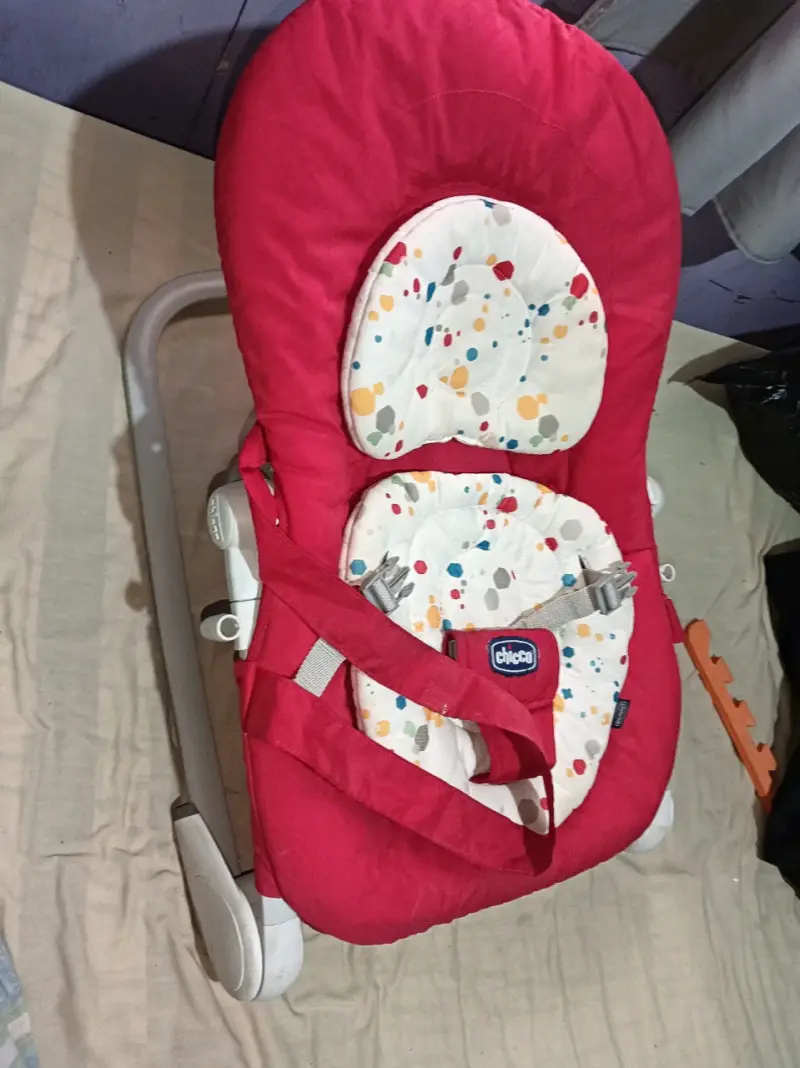 Silla mecedora Chicco roja - 2