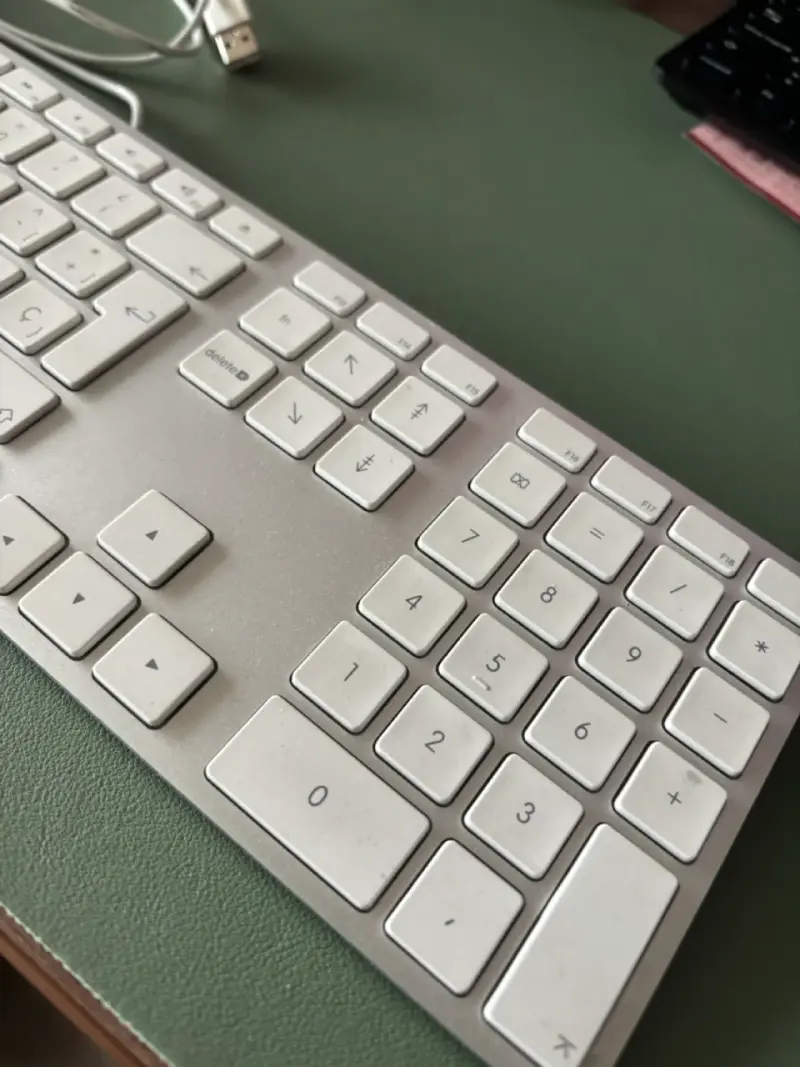 Teclado Apple USB numérico con cable - 2