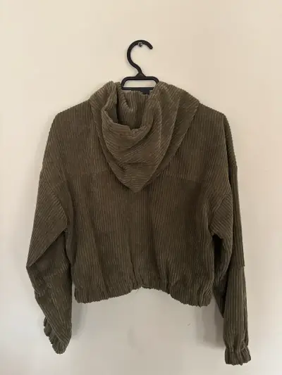 Chaqueta con capucha verde olivo - miniatura 3
