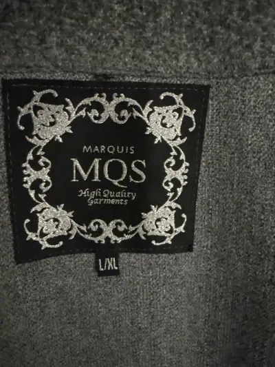 Abrigo gris con botones - miniatura 5