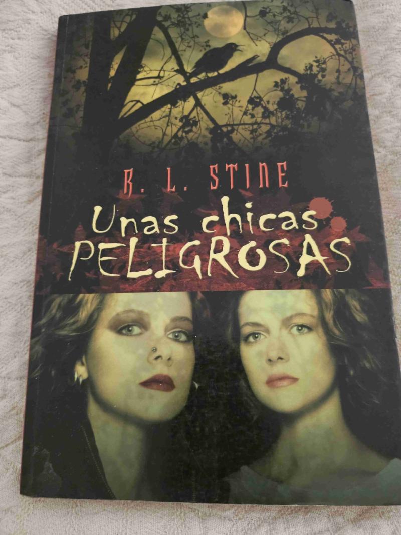 Libro 'Unas chicas peligrosas' de R. L. Stine - 1