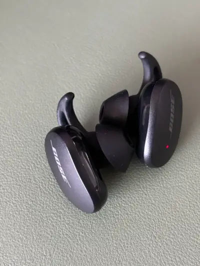 Audífonos inalámbricos Bose Quietconfort Earbuds - miniatura 2