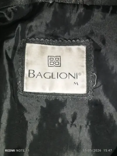 Chaqueta de cuero negra - miniatura 2