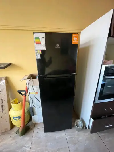 Refrigerador Mademsa negro - miniatura 1