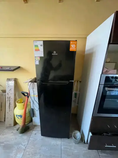 Refrigerador Mademsa negro - miniatura 2