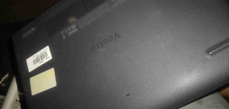 Laptop Dell Vostro usada - 1