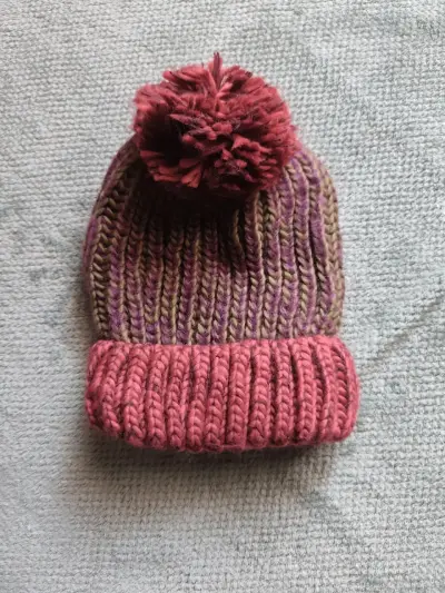 Gorro de lana con pompón - miniatura 3
