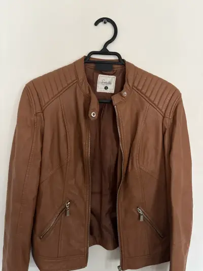 Chaqueta café de cuero sintético - miniatura 3