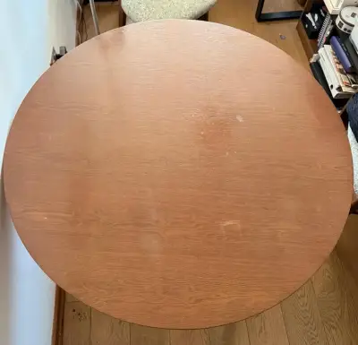 Mesa redonda de madera + sillas - miniatura 5
